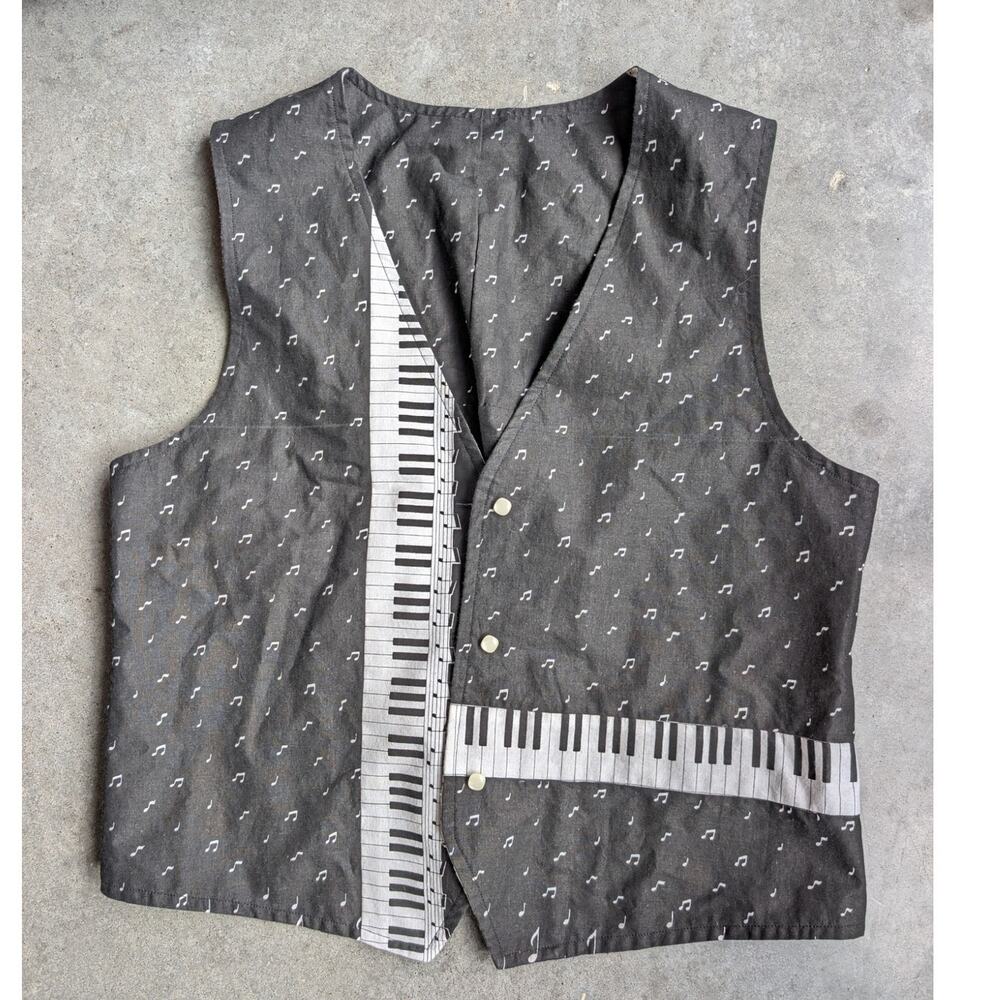 Vintage Piano Keys Music Novelty Quilted Vest Indie Sleaze Medium Unisex